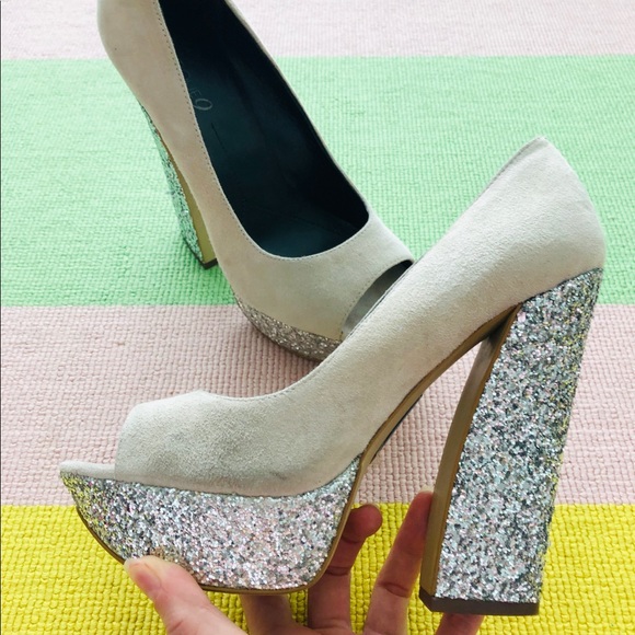 Sky High Peep Toes - Picture 4 of 8